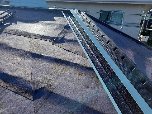 C型板金取り付け